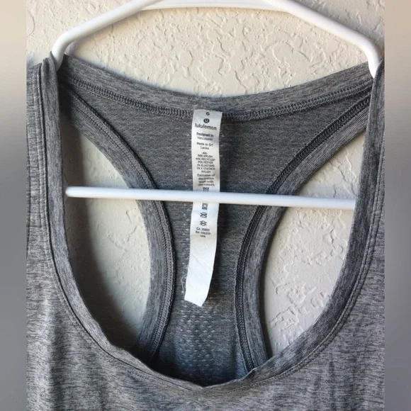 Lululemon Swiftly Tech Racerback Tank ~ Size 6 - Picture 3 of 8
